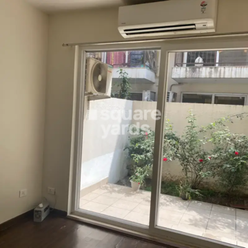 Room in 3 BHK Apartment at BPTP Astaire Gardens, Sector 70a – for Rent
