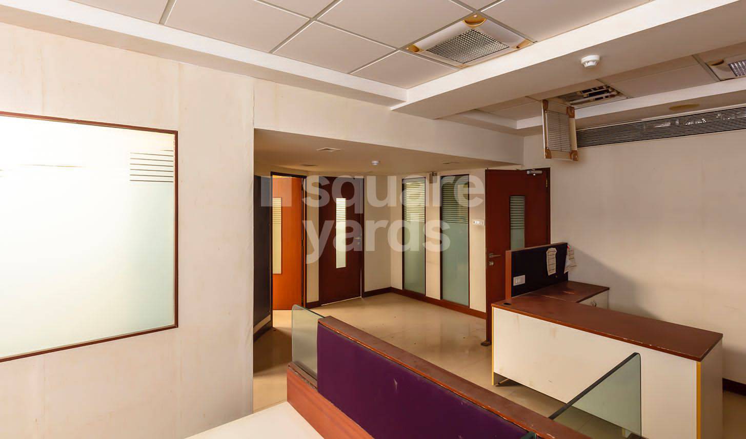 Rental Commercial Office Space 3700 Sq.Ft. in Mittal Tower Mumbai