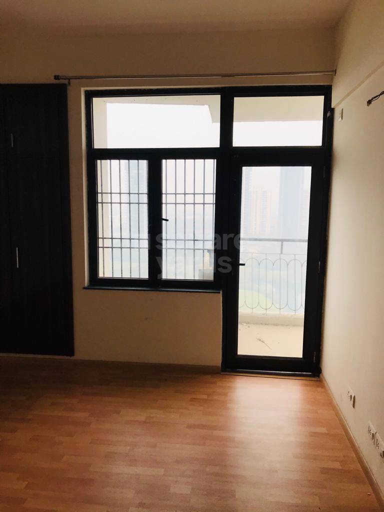 Rental 3 Bedroom 1970 Sq.Ft. Apartment in AWHO Twin Towers PH4, Gn