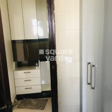 Furnished Amenities in 4 BHK Apartment at BPTP Park Prime, Sector 66 – for Rent