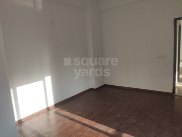 Room in 3 BHK Apartment at Panchsheel Pratistha, Sector 75 – for Rent