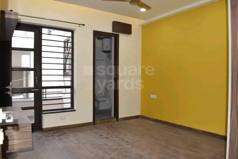 Resale 3 Bedroom 1350 Sq.Ft. Apartment in Msx Alpha Homes, Gn Sector