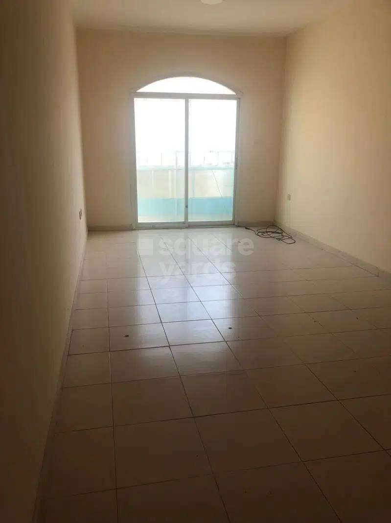 2 BR 1500 Sq.Ft. Apartment in Paradise Lakes Tower B5