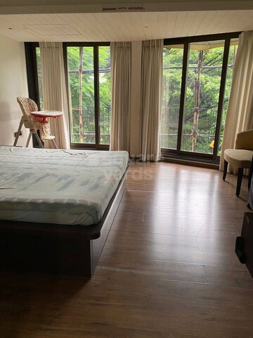 Bedroom in 2 BHK Apartment at Andheri West – for Rent