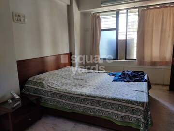 Room in 2 BHK Apartment at Andheri West – for Sale