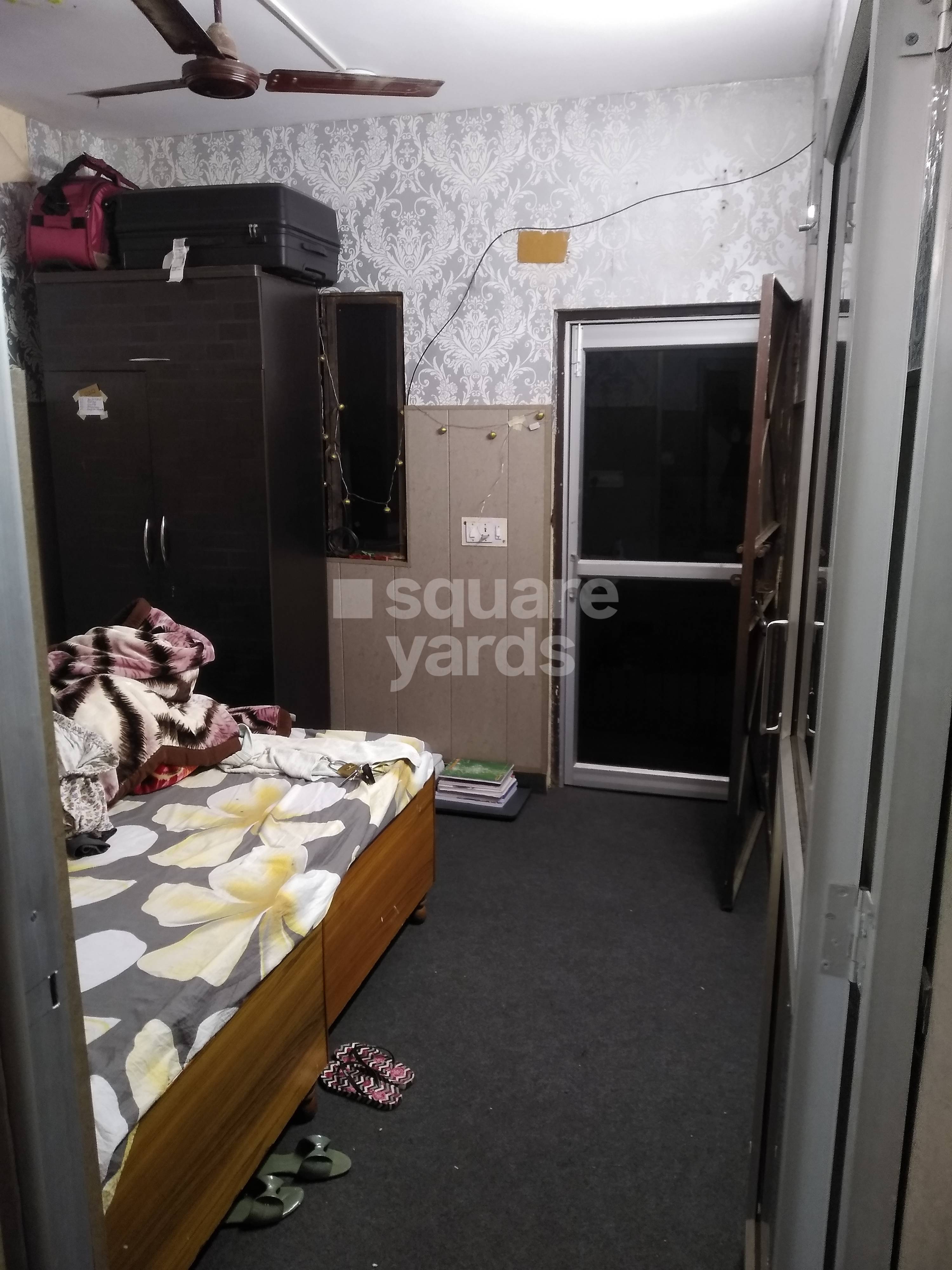 Rental 1 Bedroom 499 Sq.Ft. Apartment in RWA Block B Dayanand Colony