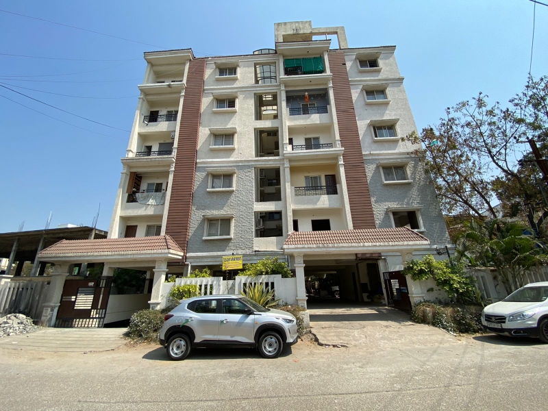 Resale 3 Bedroom 1900 Sq.Ft. Apartment in Nirvana Apartment Banjara