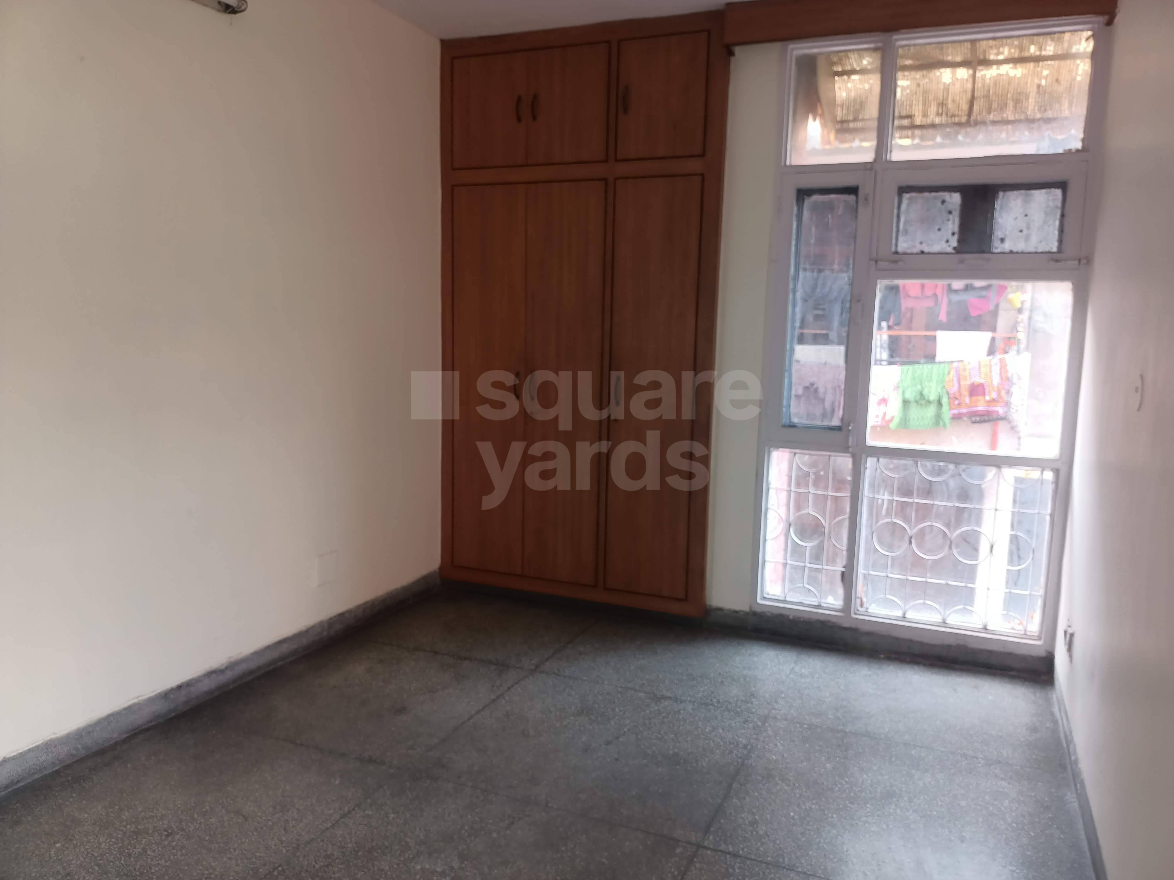 Rental 2 Bedroom 2000 Sq.Ft. Apartment in Rohini Sector 15 Delhi 3992213