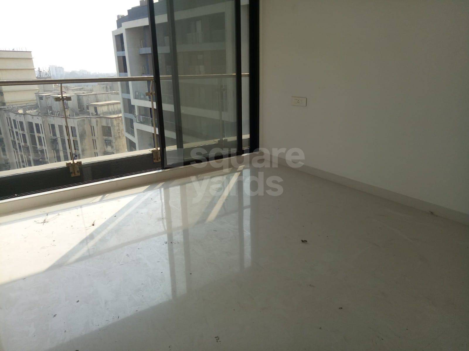 3 BHK Apartment For Sale in Rustomjee Elita