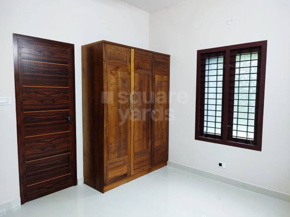 Resale 4 Bedroom 2700 Sq.Ft. Independent House in Kumarapuram