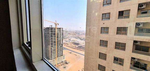 1 BR 874 Sq.Ft. Apartment in Emirates Lake Towers