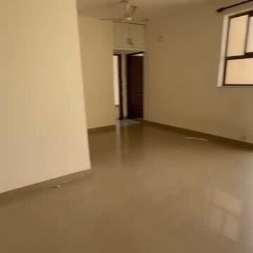 Room in 2 BHK Apartment at Unitech Uniworld Resorts-The Residences, Sector 33 – for Rent
