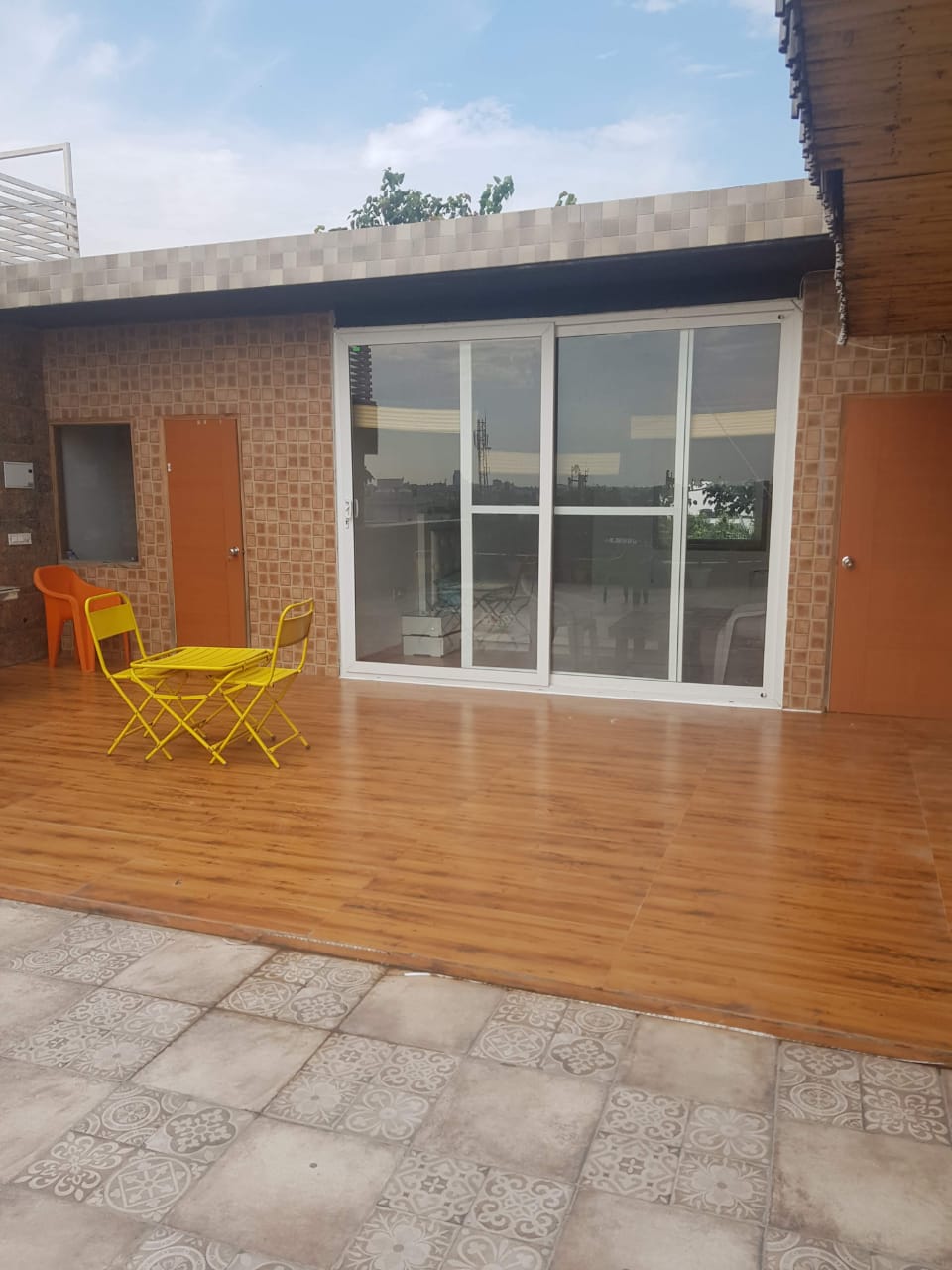 Rental Studio 900 Sq.Ft. Apartment in RWA Nehru Enclave East, Kalkaji