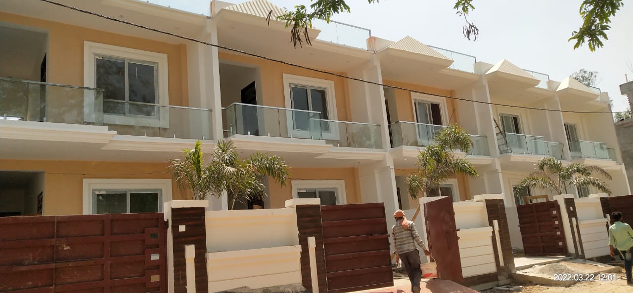 Resale 3 Bedroom 2600 Sq.Ft. Villa in Chinhat Lucknow 5229362