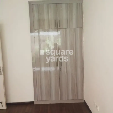 Room in 3 BHK Apartment at BPTP Astaire Gardens, Sector 70a – for Rent