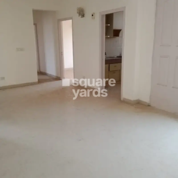 Room in 3 BHK Apartment at BPTP Astaire Gardens, Sector 70a – for Rent
