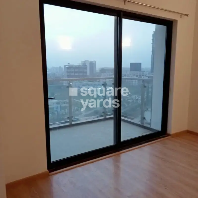 3 BHK + Servant Room Apartment For Rent in Paras Irene