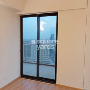 Room in 3 BHK Apartment at Paras Irene, Sector 70a – for Rent