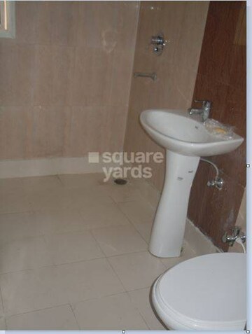 Bathroom in 3.5 BHK Apartment at Skytech Matrott, Sector 76 – for Rent