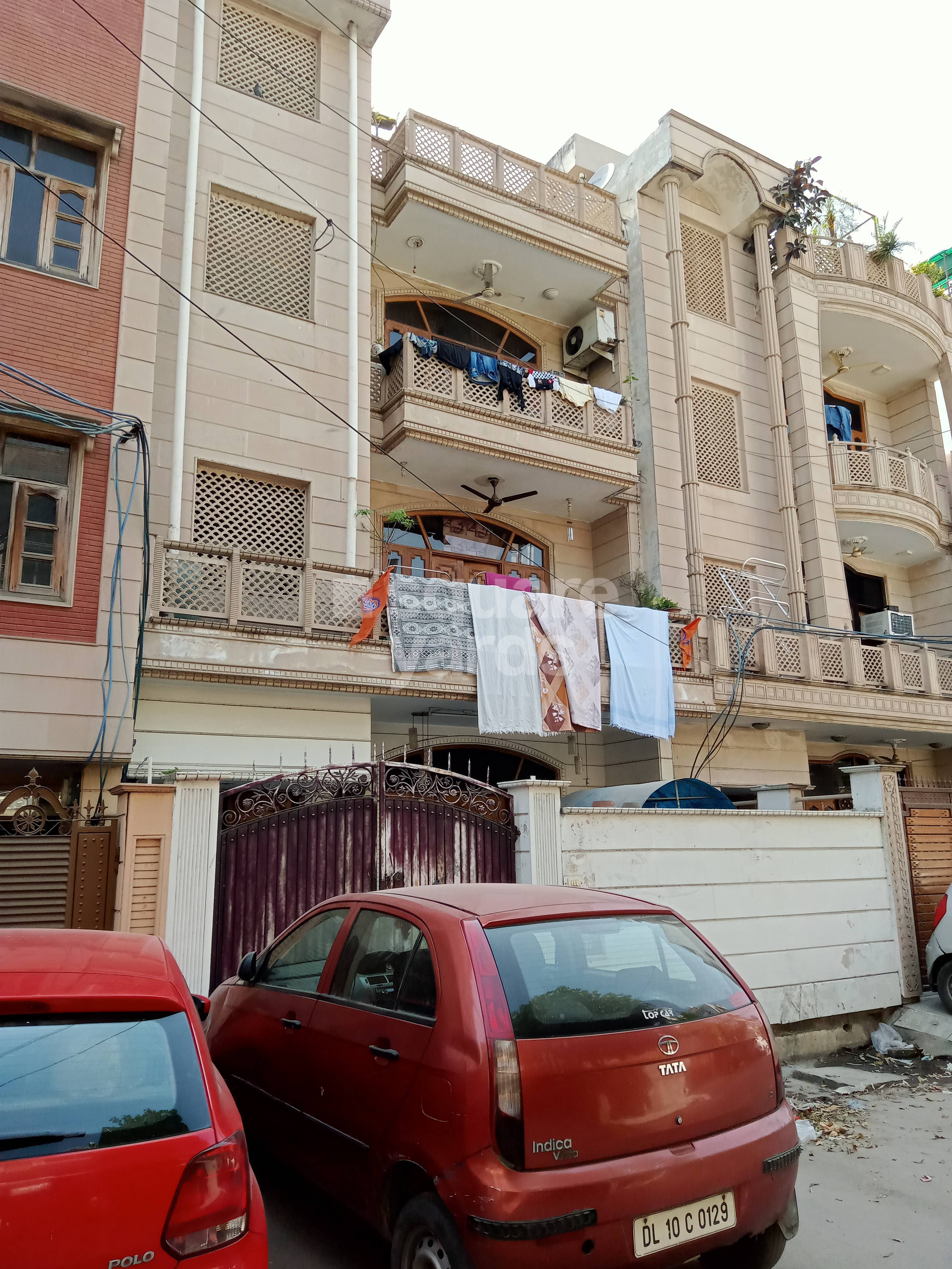 Resale 6+ Bedroom 1800 Sq.Ft. Independent House in Ashok Vihar Delhi