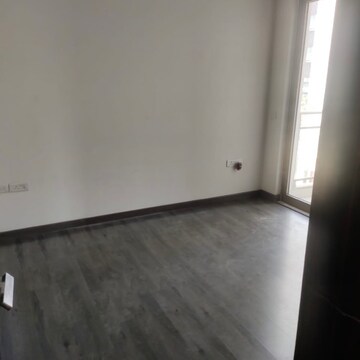 Room in 4 BHK Apartment at Tata Primanti-Tower Residences, Sector 72 – for Rent