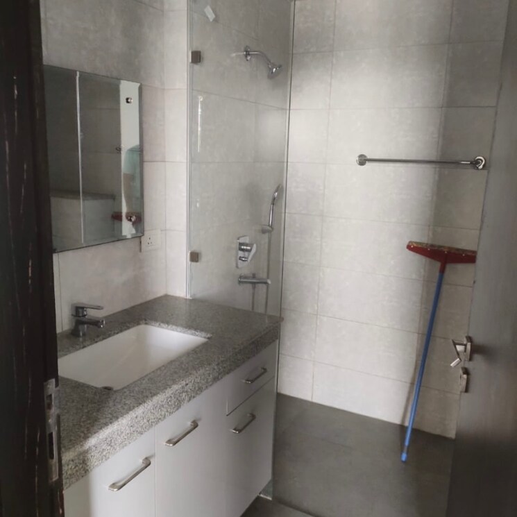 Bathroom, tata-primanti-tower-residences 4 Bedroom 3320 Sq.Ft. Apartment In Sector 72 Gurgaon 4048777