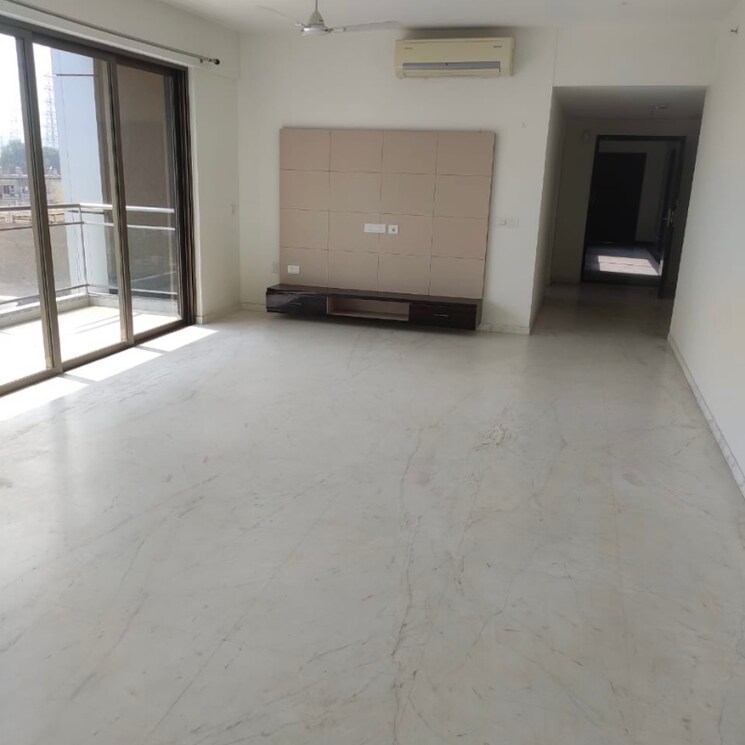 Bedroom, tata-primanti-tower-residences 4 Bedroom 3320 Sq.Ft. Apartment In Sector 72 Gurgaon 4048777