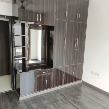 Room in 4 BHK Apartment at Tata Primanti-Tower Residences, Sector 72 – for Rent