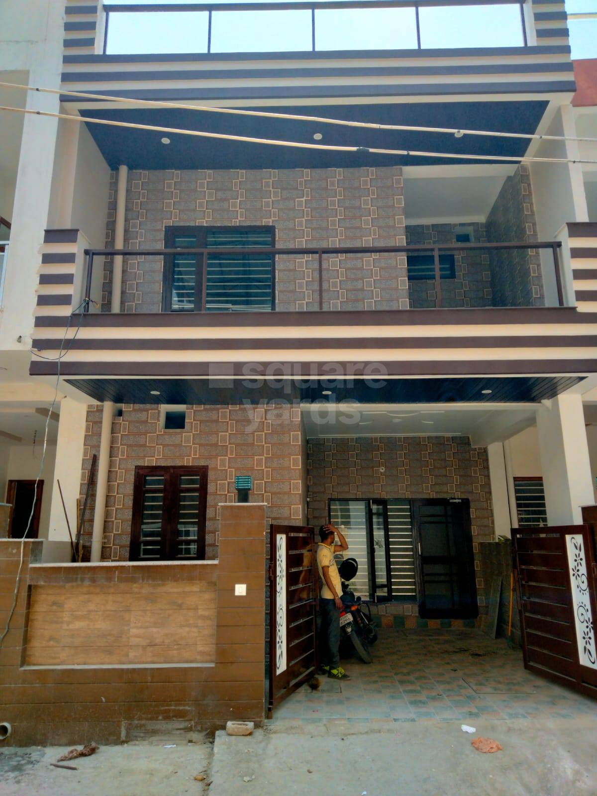 Resale 3 Bedroom 120 Sq.Yd. Independent House in Aman Vihar Dehradun