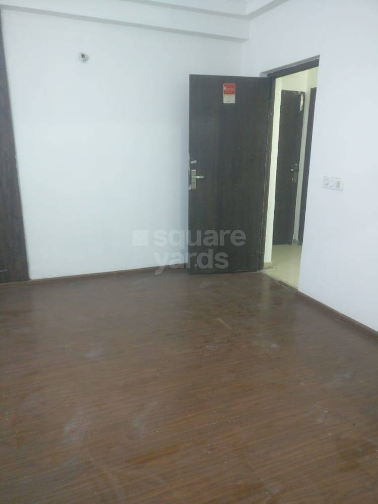 Resale 3 Bedroom 1588 Sq.Ft. Builder Floor in Defence Enclave Noida, Sector 44 Noida 4141527