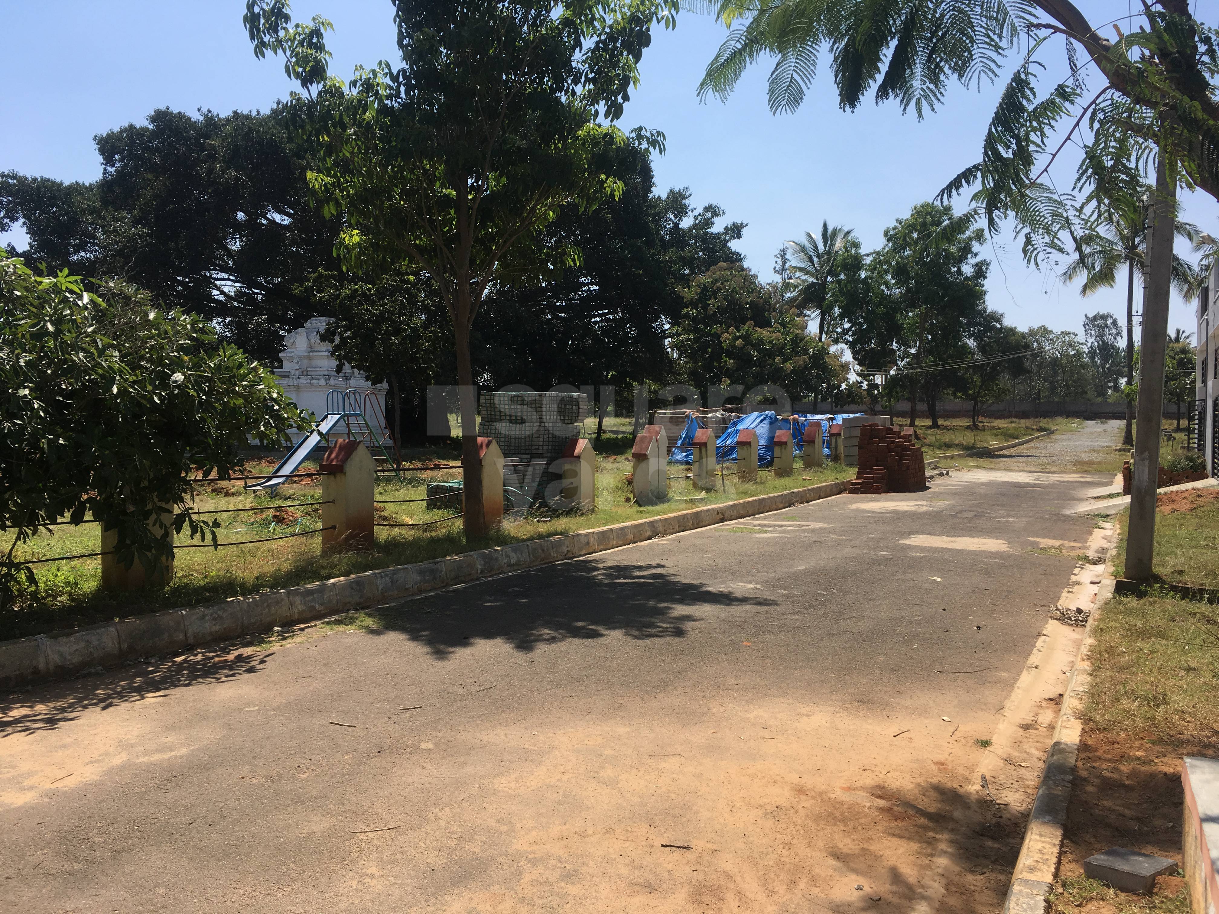 Resale 1100 Sq.Ft. Plot in Caroline Springs Plot, Chandapura Bangalore