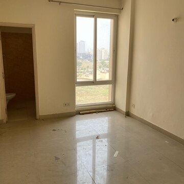 Room in 3 BHK Apartment at GPL Eden Heights, Sector 70 – for Rent