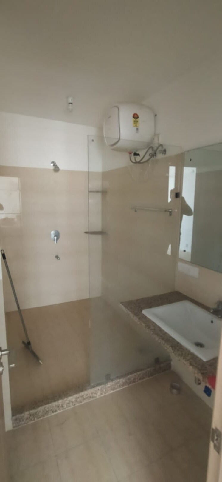 Bathroom, dlf-express-greens 3 Bedroom 1845 Sq.Ft. Apartment In Sector 91 Gurgaon 4059525