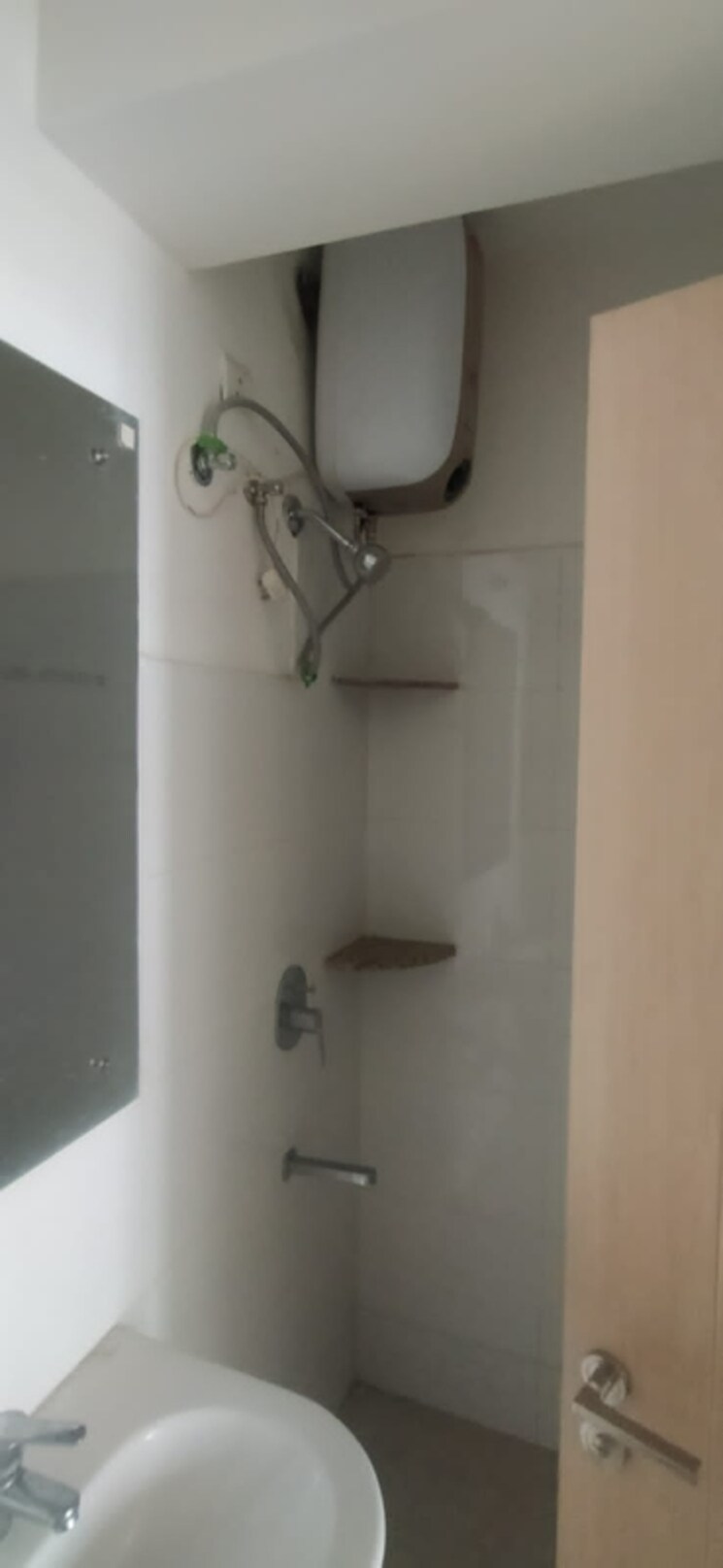 Bathroom, dlf-express-greens 3 Bedroom 1845 Sq.Ft. Apartment In Sector 91 Gurgaon 4059525