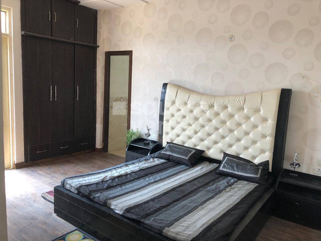 Resale 3 Bedroom 1410 Sq.Ft. Apartment in Antriksh India Abril Green