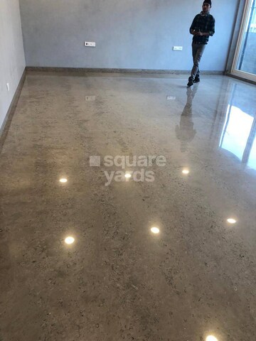 Room in 4 BHK Apartment at Midcity Shikhar, Andheri West – for Sale