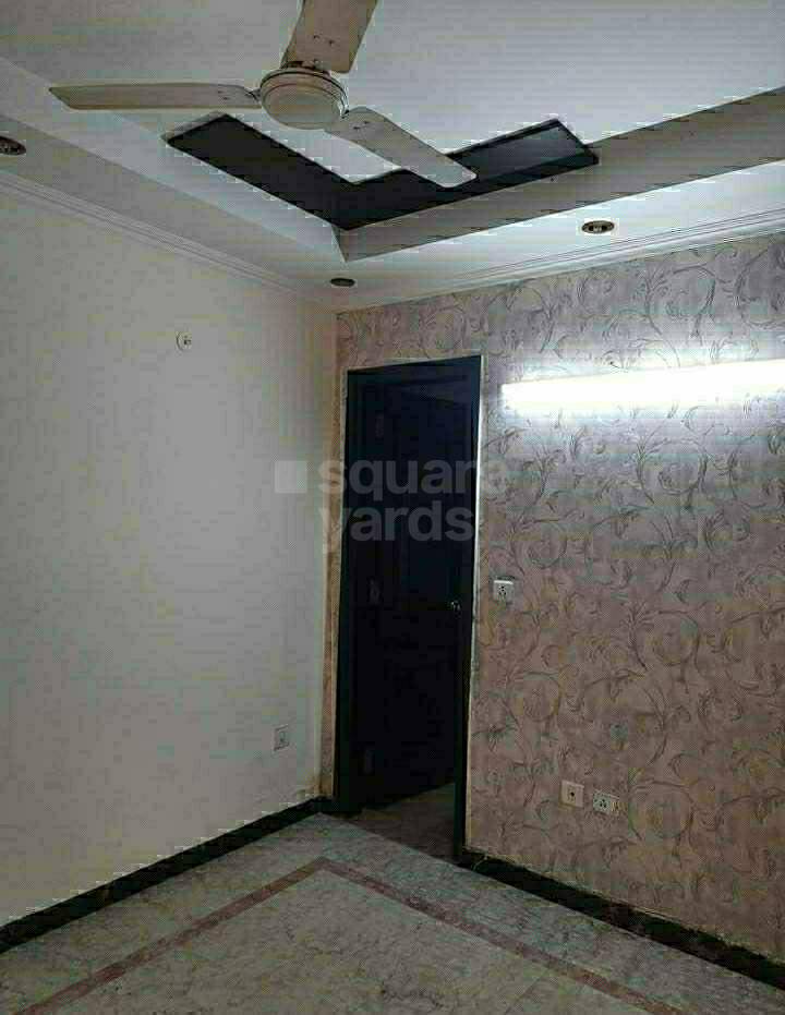 Rental 2 Bedroom 1650 Sq.Ft. Apartment in Arun Vihar Sector 37, Sector