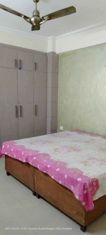 Bedroom in 2.5 BHK Builder Floor at Palam Vihar Extension – for Rent