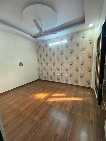 Room in 1 BHK Builder Floor at Dharam Colony – for Rent