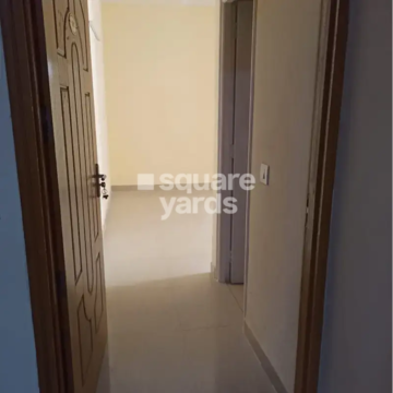 Room in 2 BHK Apartment at Shree Vardhman Mantra, Sector 67 – for Rent
