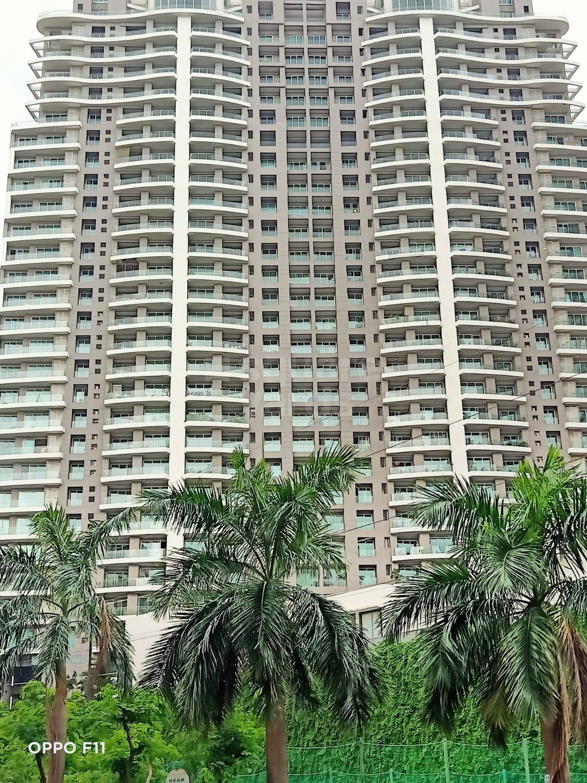 4 BHK + Servant Room Apartment For Sale in Windsor Grande Residences