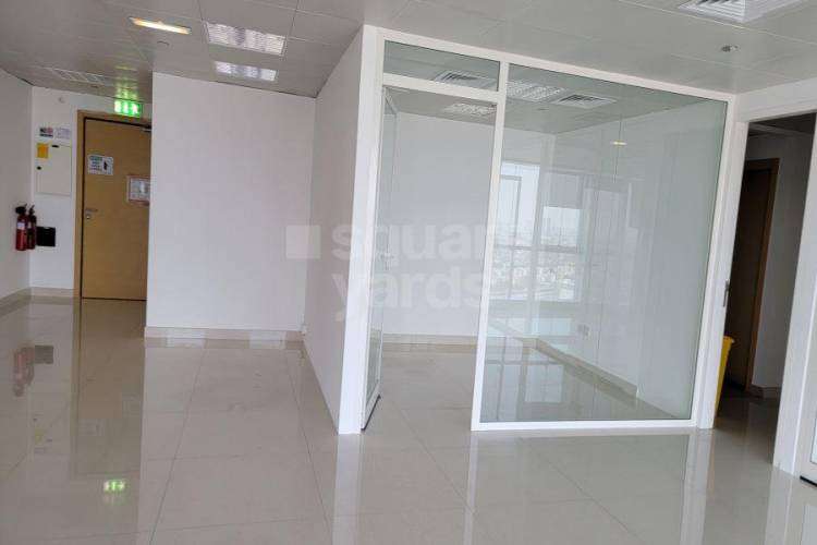 1099 Sq.Ft. Office Space in jumeirah business center 2