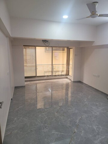 Room in 3 BHK Apartment at Mayfair Silver, Juhu – for Rent
