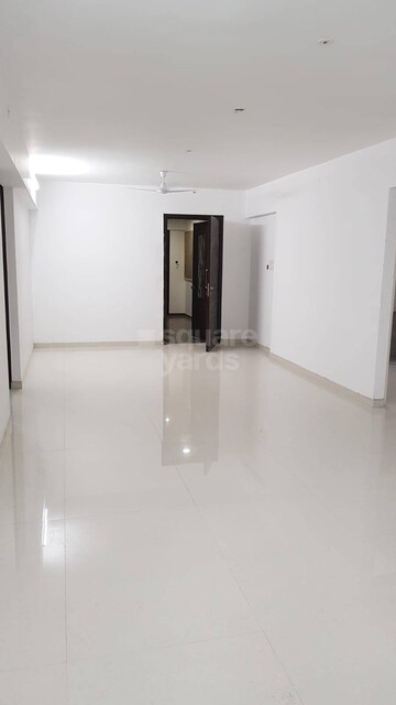 Bedroom in 3 BHK Apartment at Juhu – for Rent