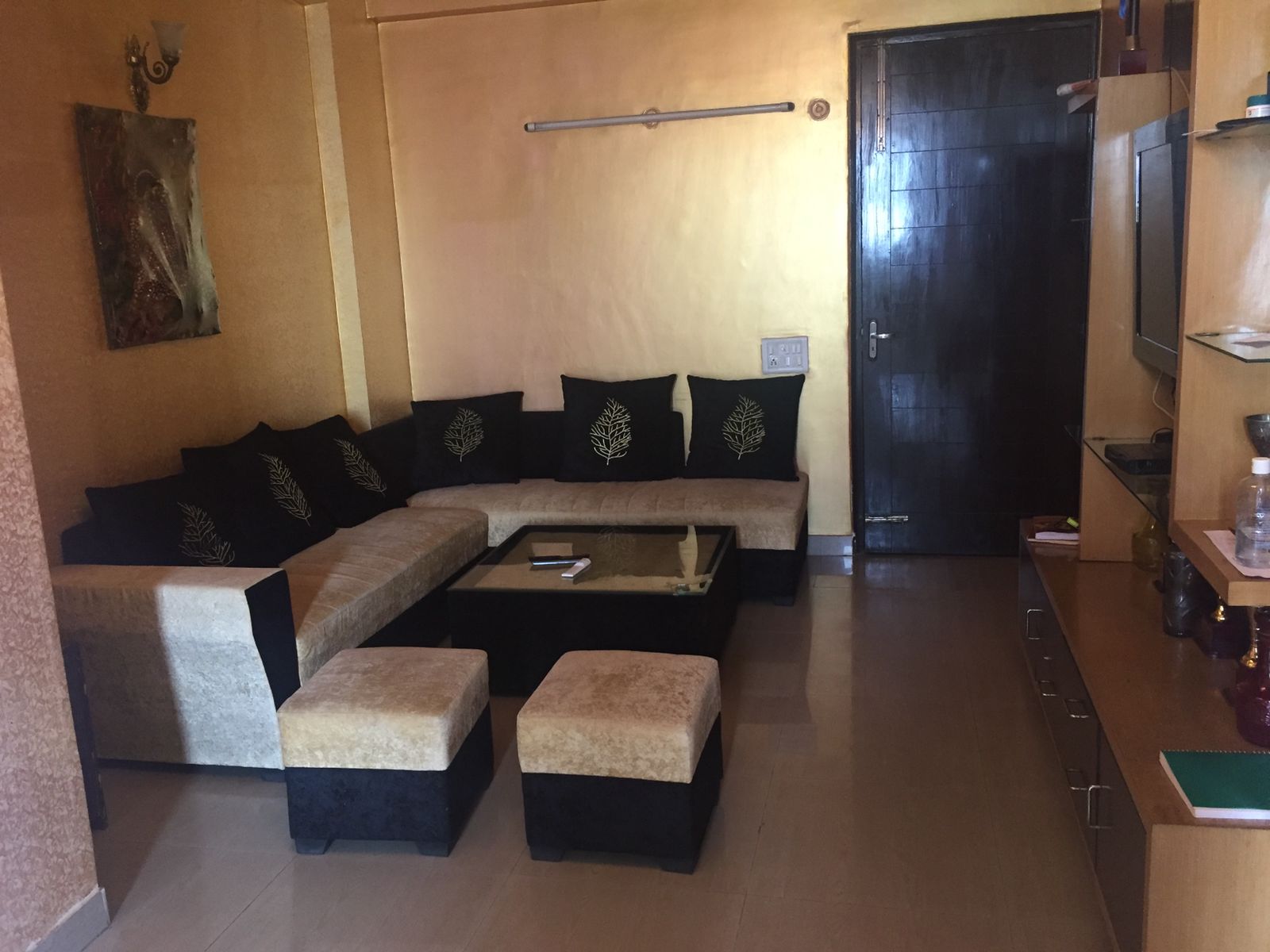 Resale 5 Bedroom 2000 Sq.Ft. Builder Floor in RWA Apartments Sector 29