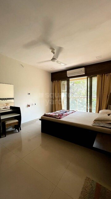Bedroom in 4 BHK Apartment at Juhu – for Rent
