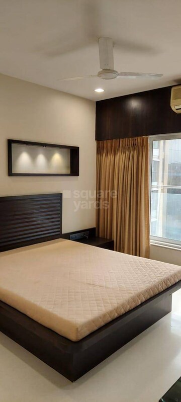 Bedroom in 4 BHK Apartment at Juhu – for Rent