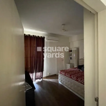 Master Bedroom in 3 BHK Apartment at Emaar Palm Hills, Sector 77 – for Rent