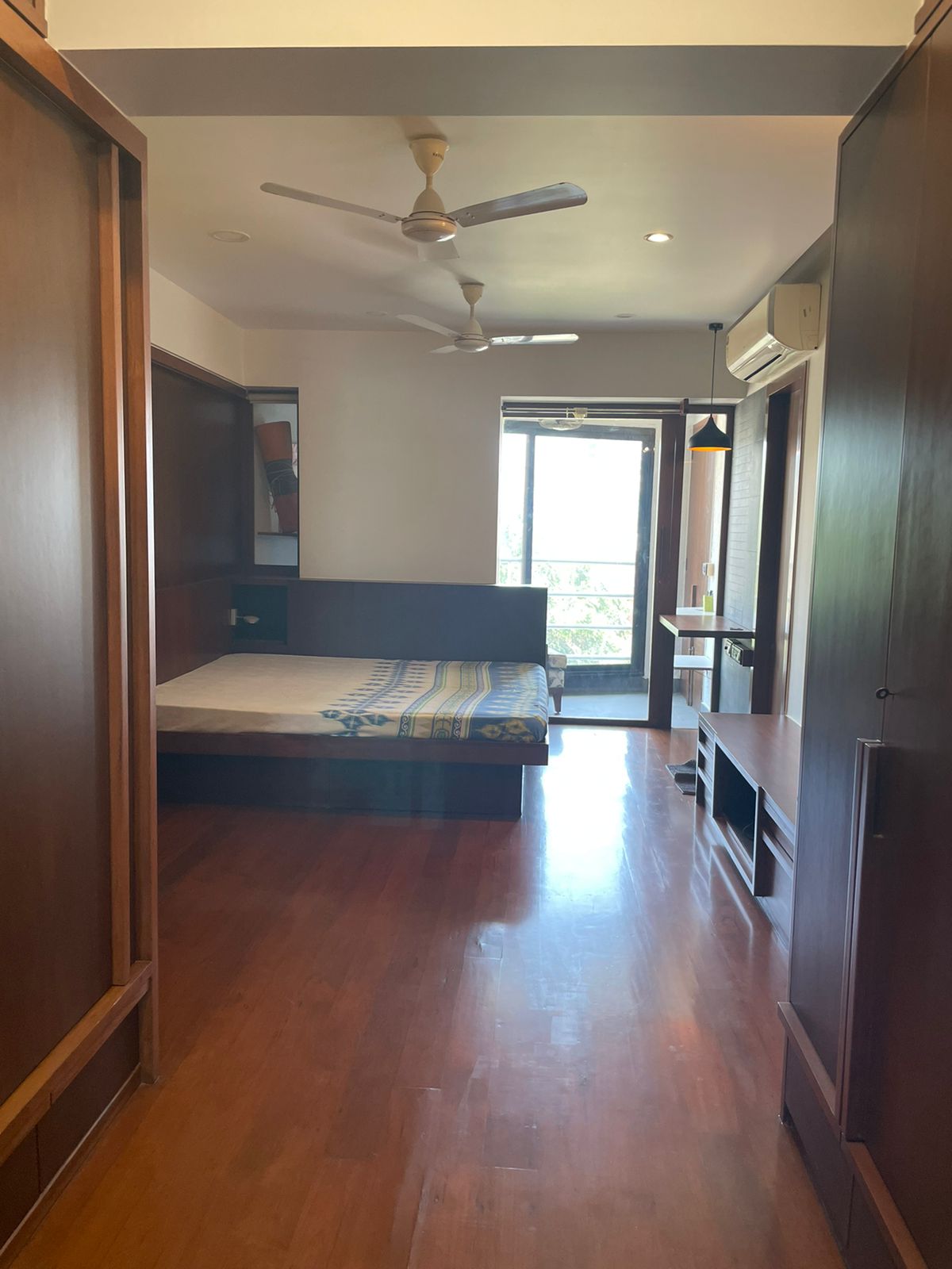 1 BHK Apartment For Rent in Juhu Versova Link Road