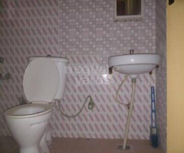 Bathroom in 1 BHK Apartment at Salt Lake Sector V – for Rent